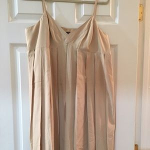 AV- Adrienne Vittadini empire waist pleated dress